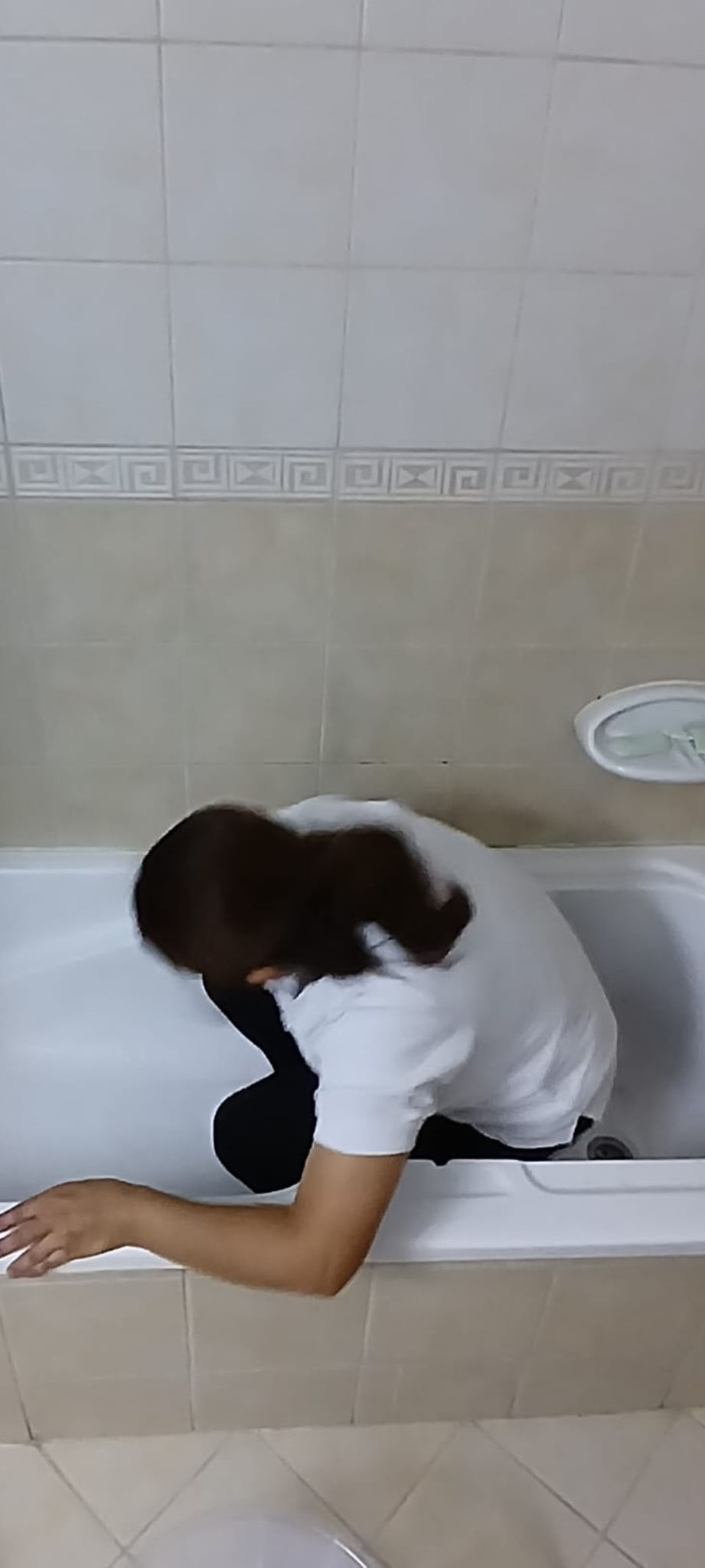 Deep Cleaning Bathroom